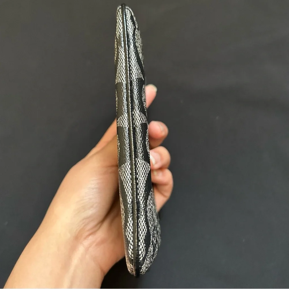 Coach Wristlet with card slots - Picture 5 of 8